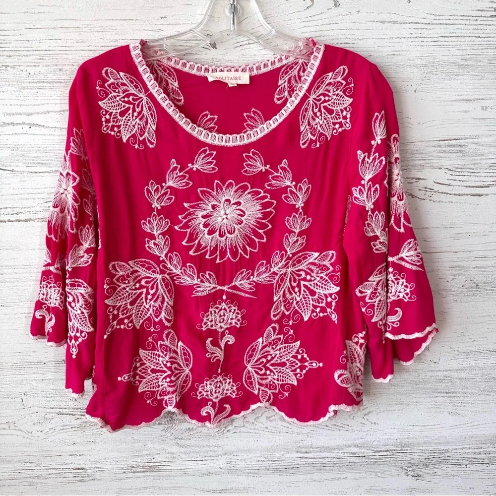 SOLITAIRE Anthropologie Embroidered Floral Boxy Cropped Trumpet Sleeve Top L - Picture 1 of 8